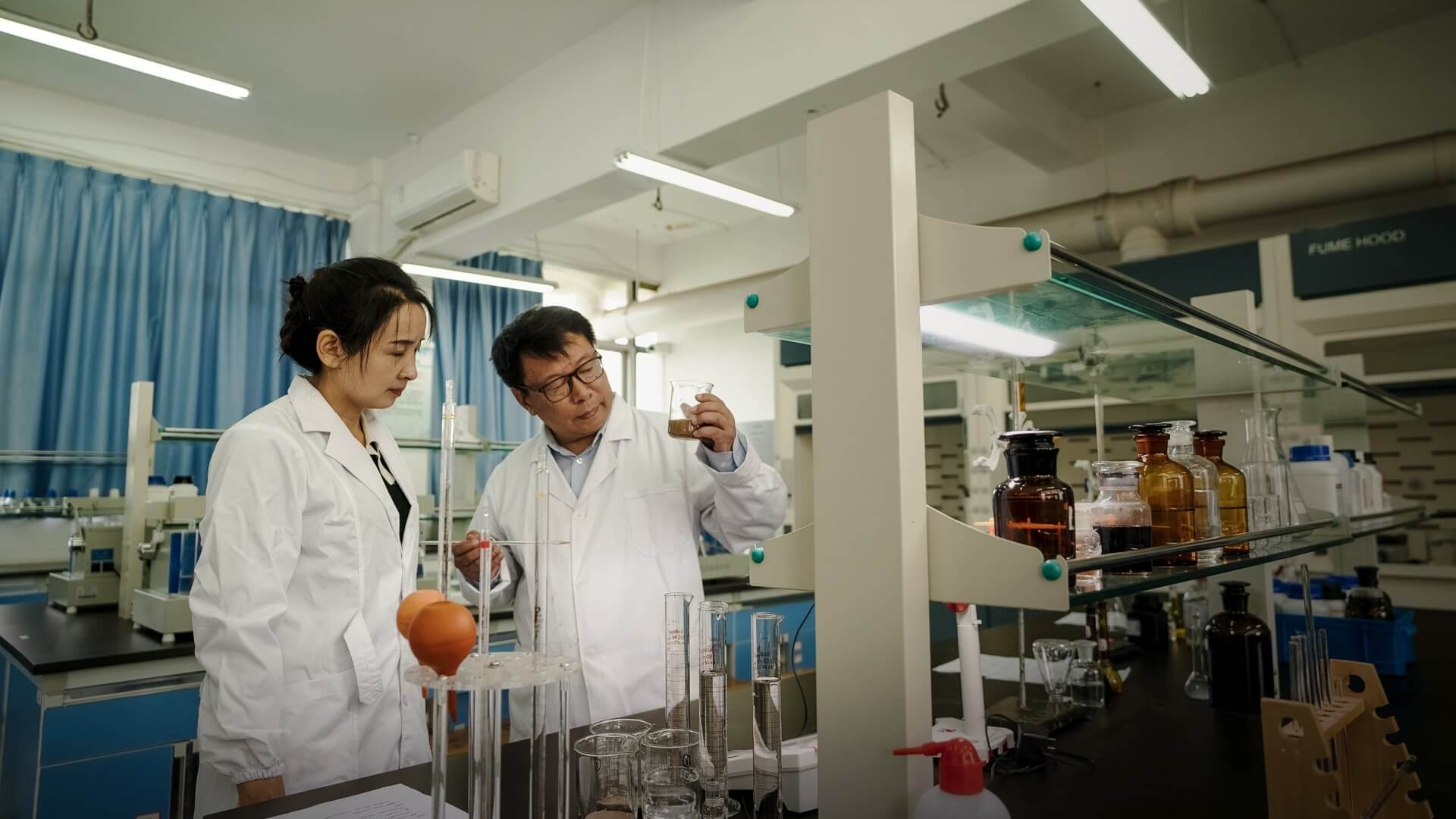 Desert Agricultural Transformation Professor Yi Zhijian in lab with colleague
