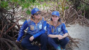 Indigenous Women of the Great Barrier Reef Larissa Hale and colleague